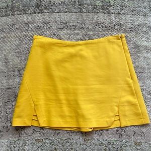 Yellow skort